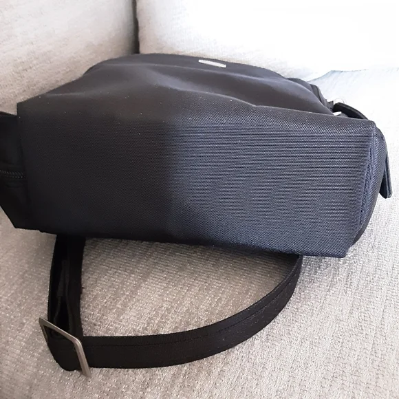 Travelon Black Anti-Theft Classic Crossbody Bag - Picture 13 of 13